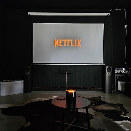 Black Box Cinema Appartement Avec Balneo Épinal Dış mekan fotoğraf