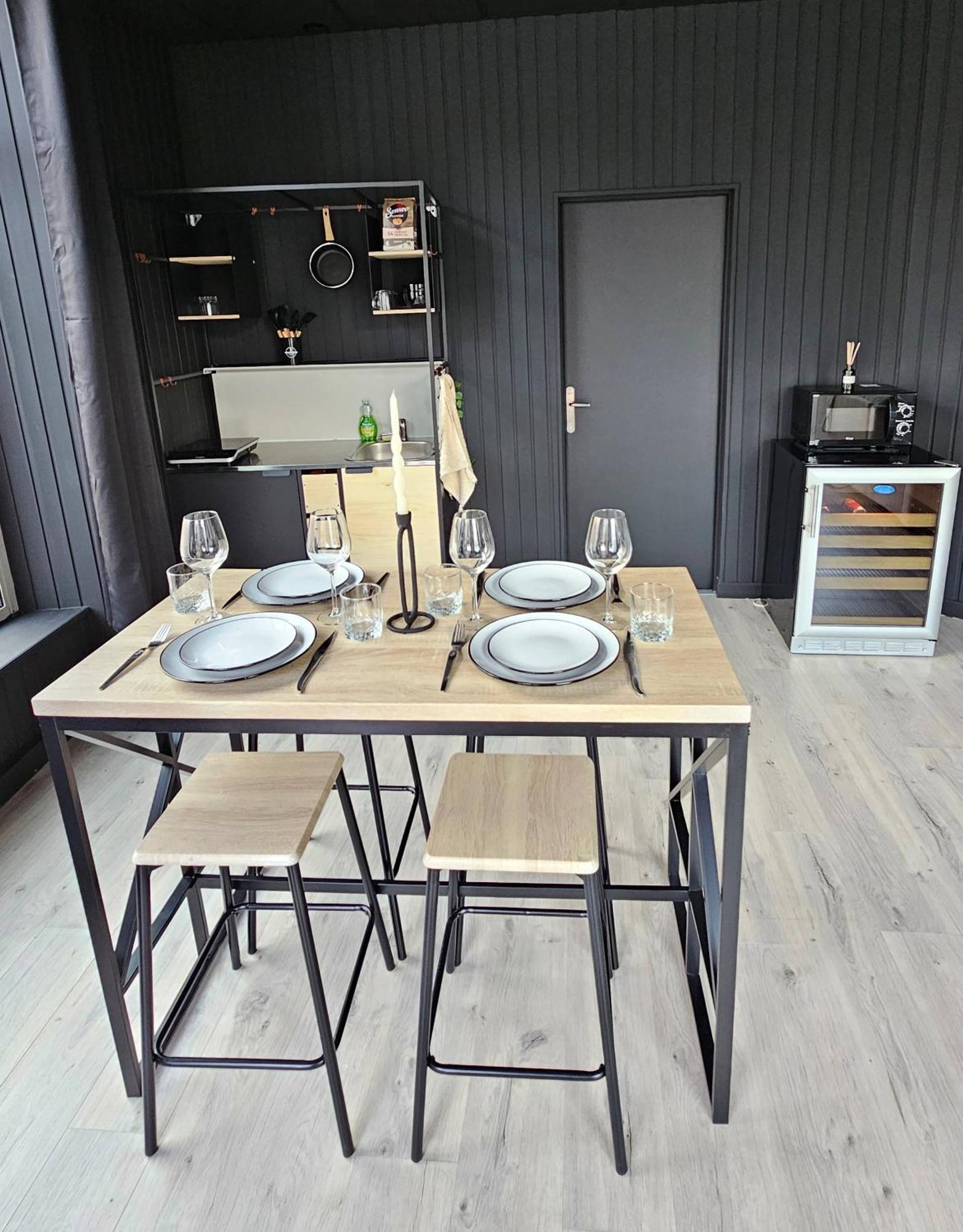 Black Box Cinema Appartement Avec Balneo Épinal Dış mekan fotoğraf