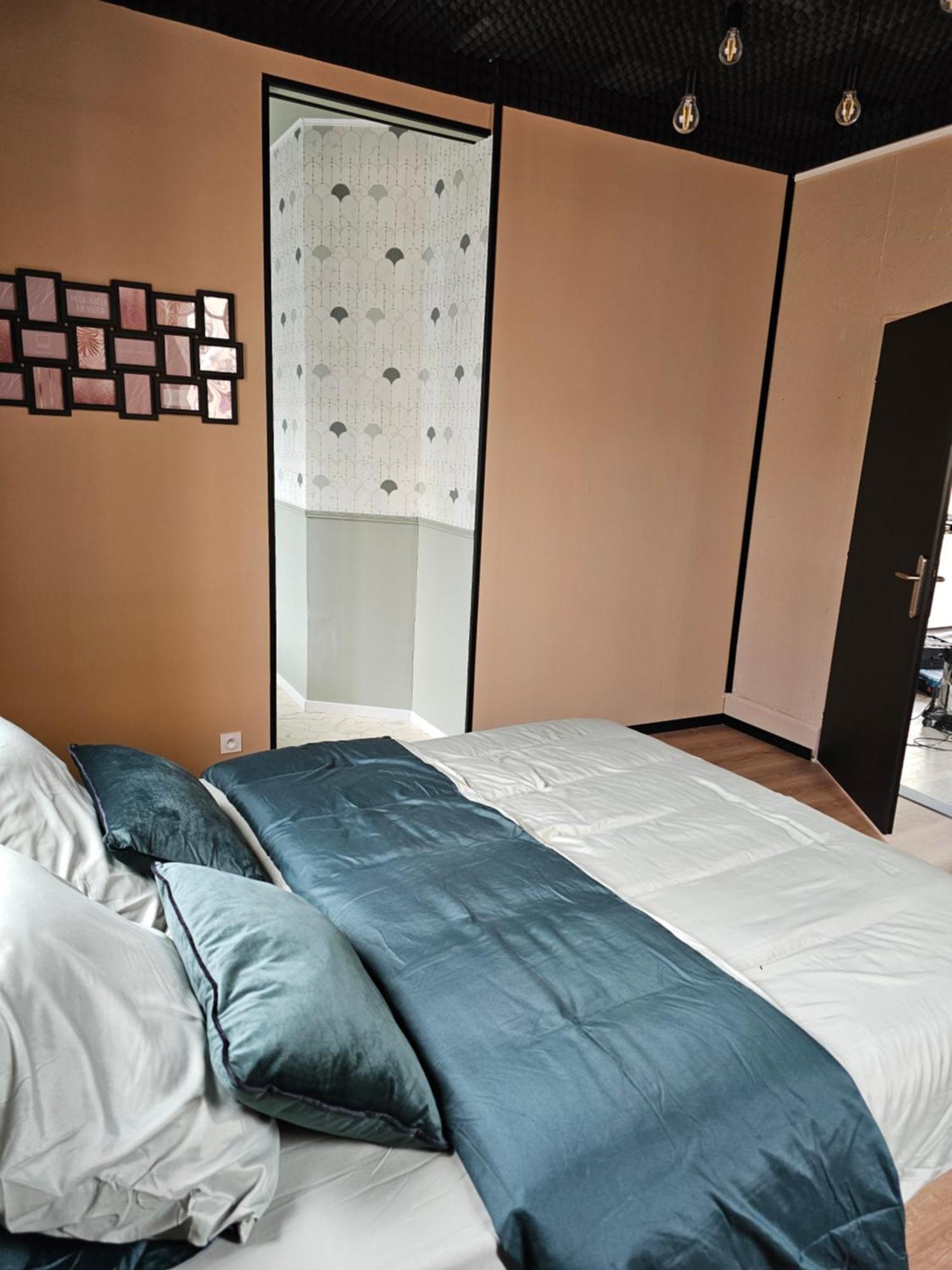 Black Box Cinema Appartement Avec Balneo Épinal Dış mekan fotoğraf